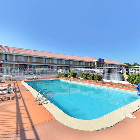 Americas Best Value Inn Tulsa I-44 Oakhurst Bagian luar foto