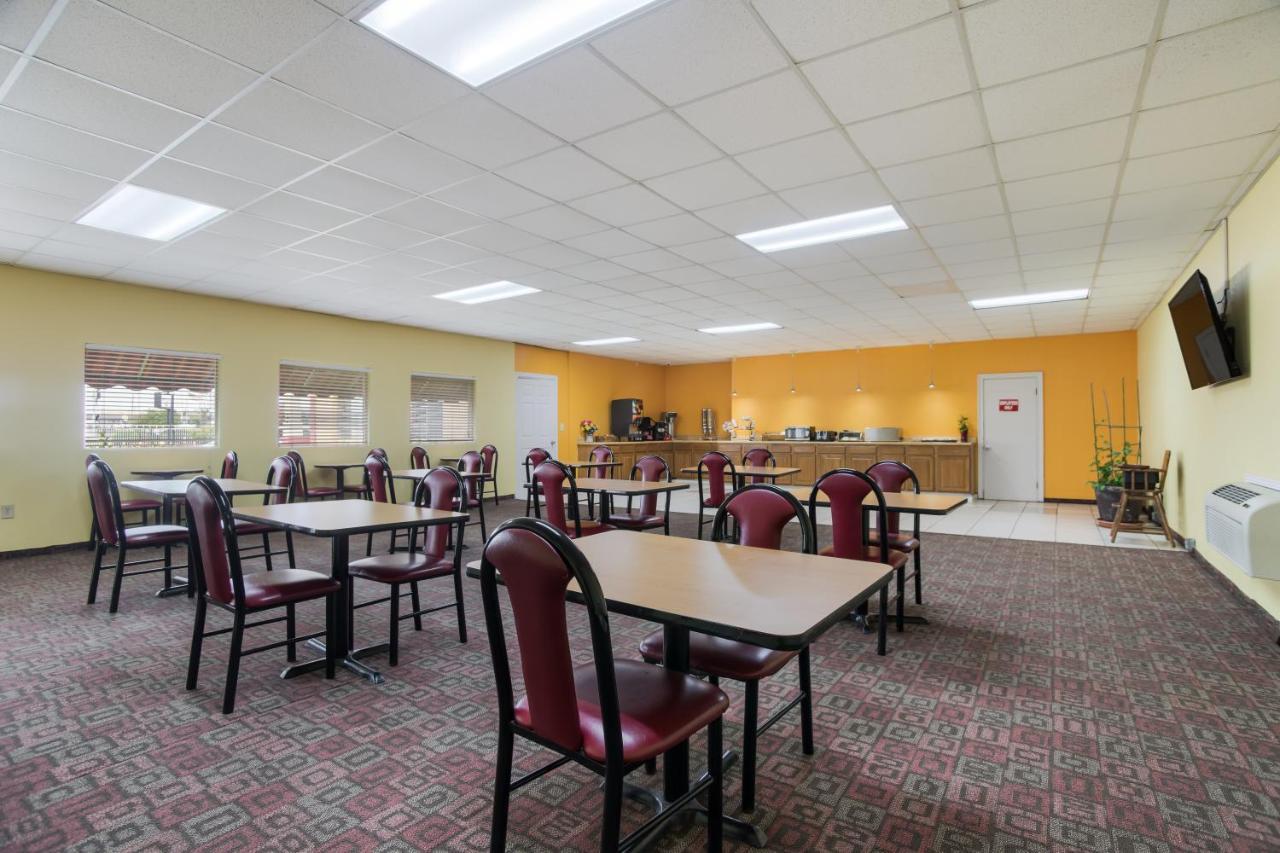 Americas Best Value Inn Tulsa I-44 Oakhurst Bagian luar foto