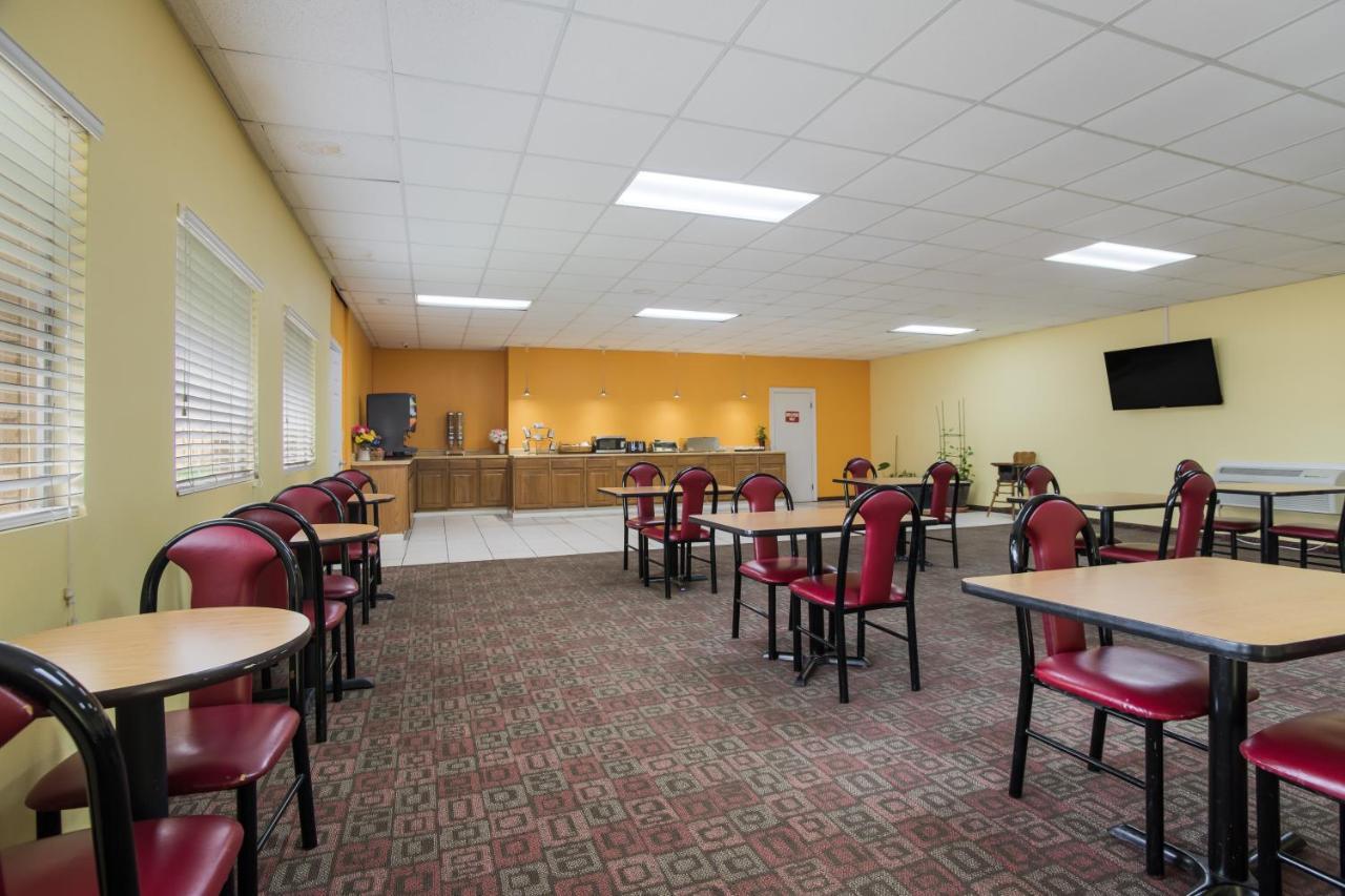 Americas Best Value Inn Tulsa I-44 Oakhurst Bagian luar foto