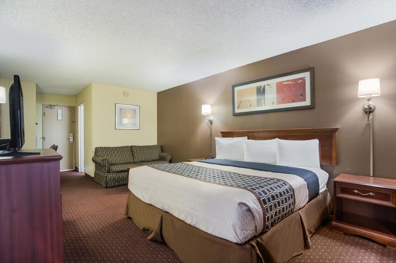 Americas Best Value Inn Tulsa I-44 Oakhurst Bagian luar foto