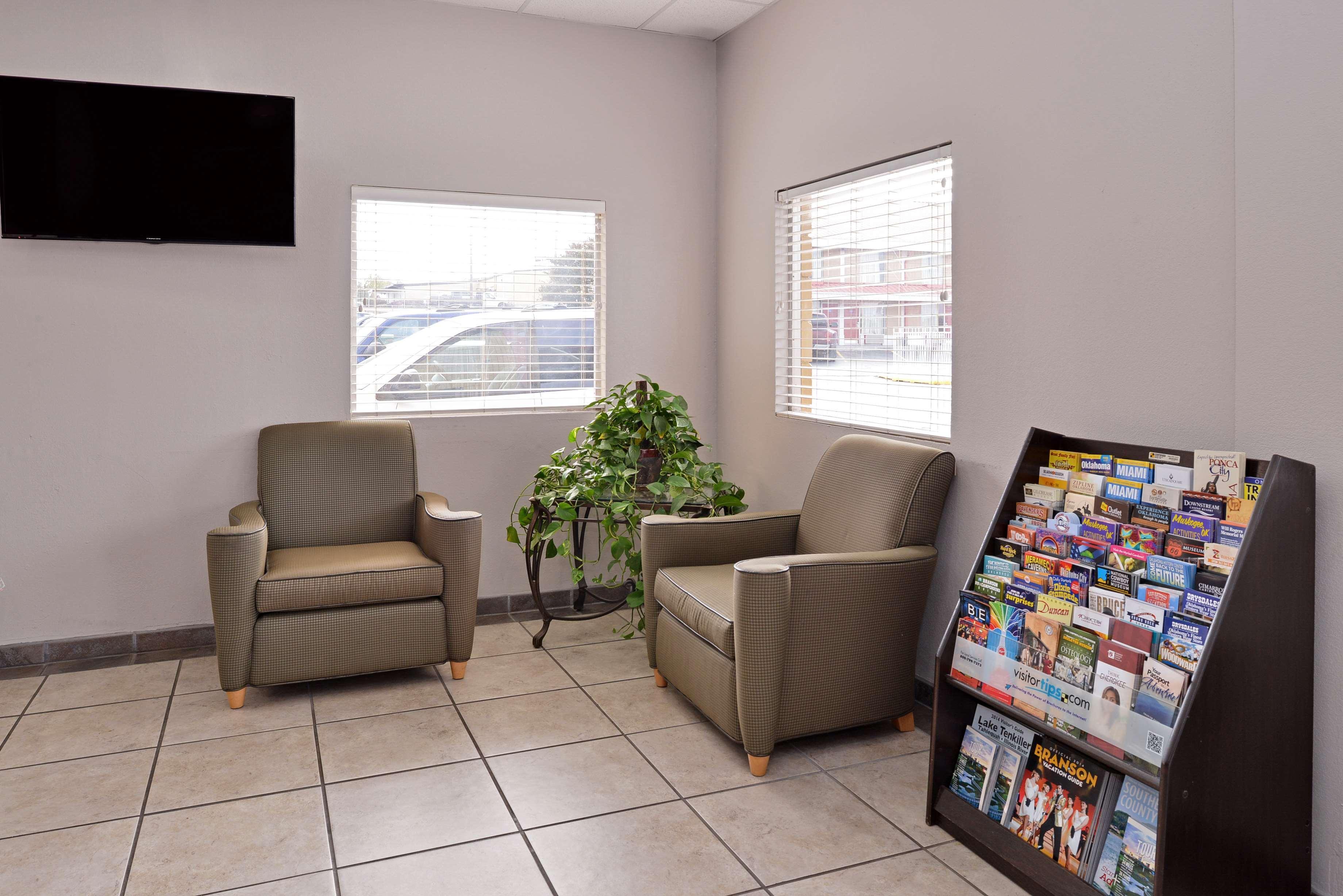 Americas Best Value Inn Tulsa I-44 Oakhurst Bagian luar foto