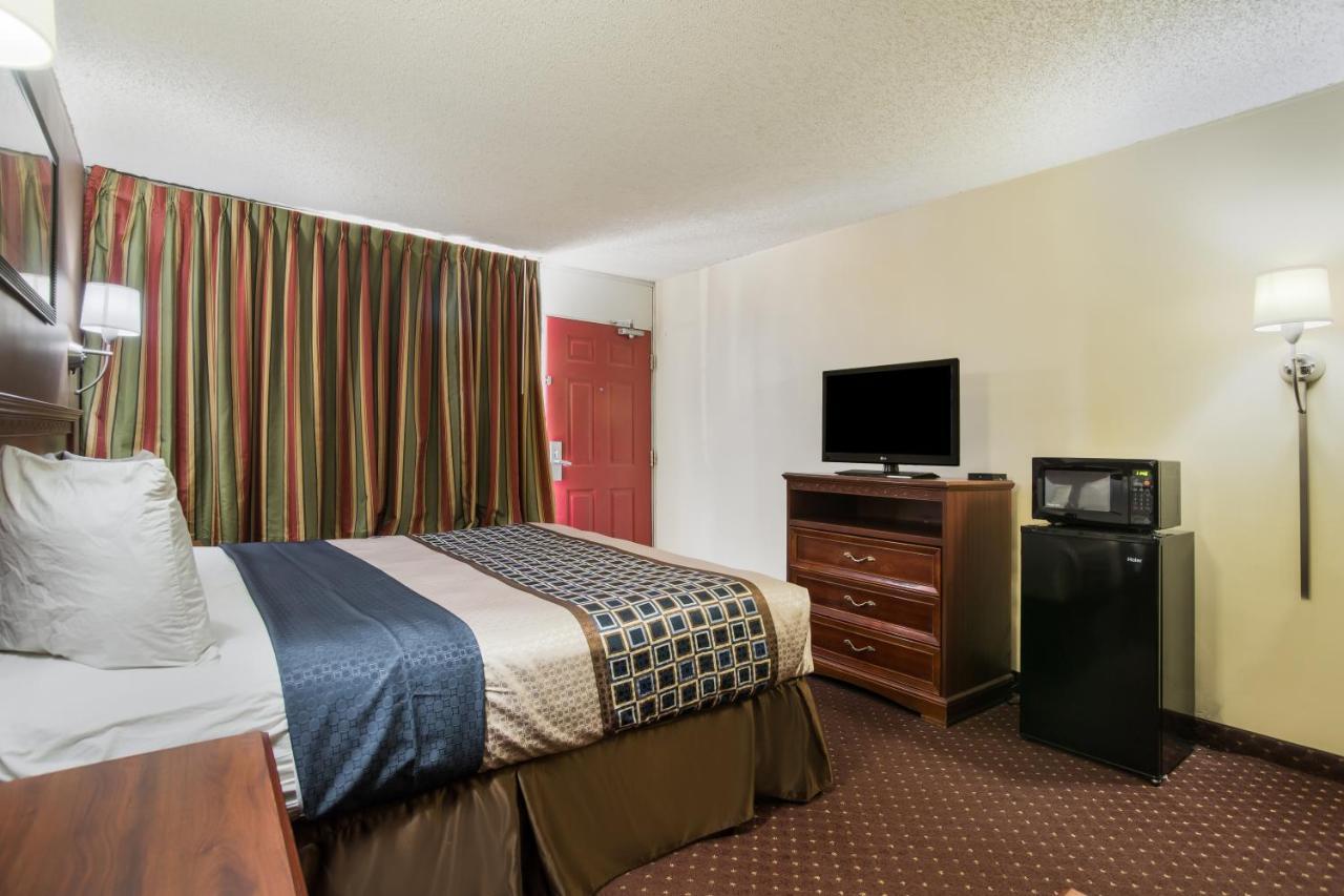 Americas Best Value Inn Tulsa I-44 Oakhurst Bagian luar foto