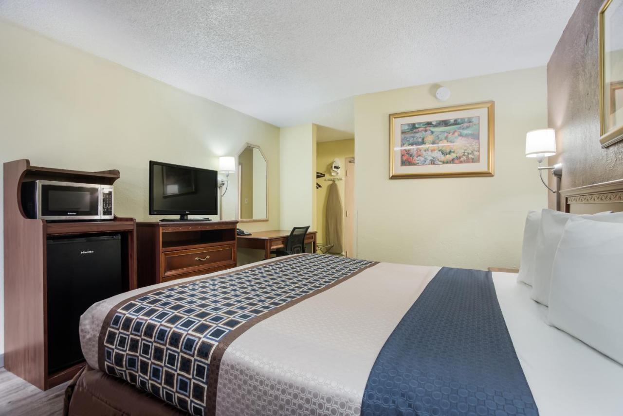 Americas Best Value Inn Tulsa I-44 Oakhurst Bagian luar foto