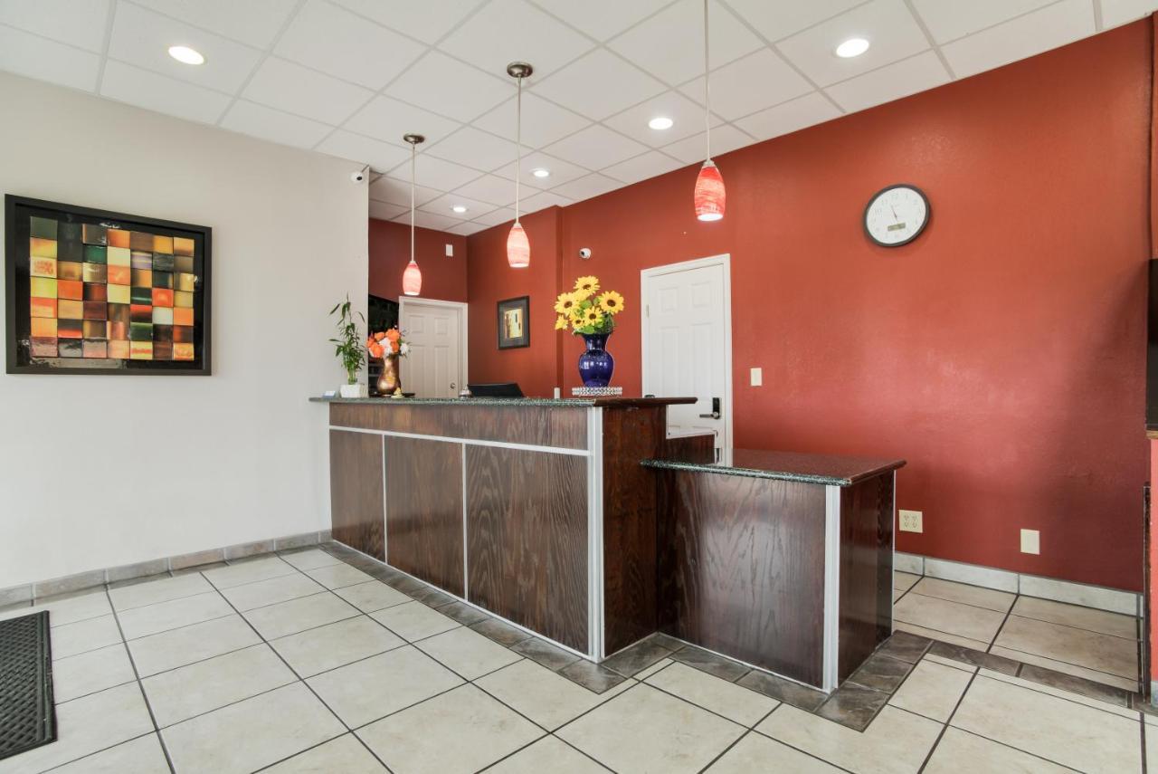 Americas Best Value Inn Tulsa I-44 Oakhurst Bagian luar foto